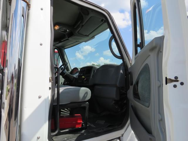 Image of International Workstar 7400 equipment image 4