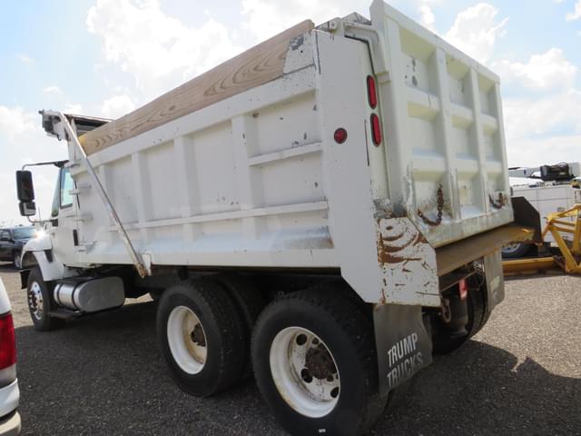 Image of International Workstar 7400 equipment image 2
