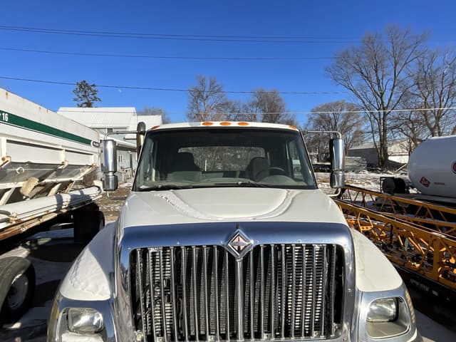 Image of International Workstar 7400 equipment image 4