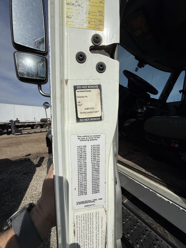 Image of International WorkStar 7600 equipment image 1