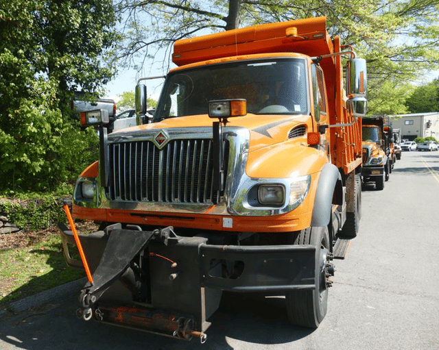 Image of International WorkStar 7600 equipment image 1