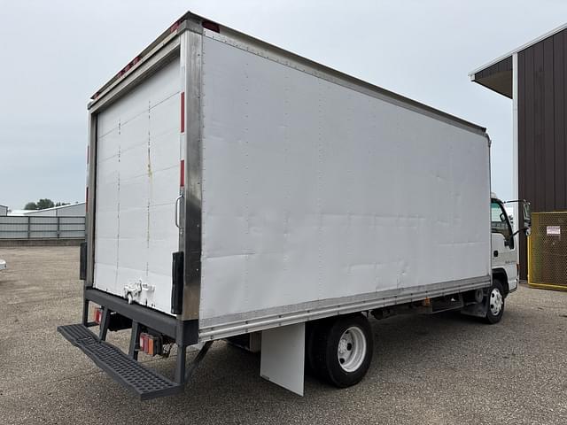 Image of Isuzu NPR-HD equipment image 4