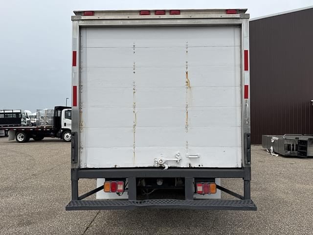 Image of Isuzu NPR-HD equipment image 3