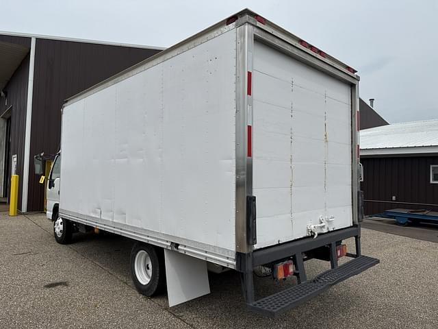 Image of Isuzu NPR-HD equipment image 2