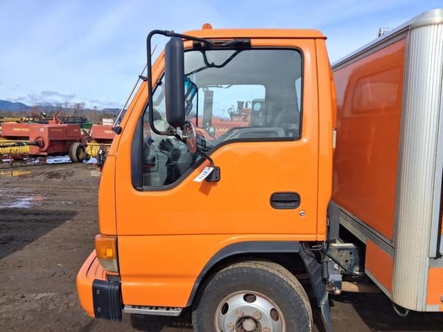 Image of Isuzu Elf equipment image 2