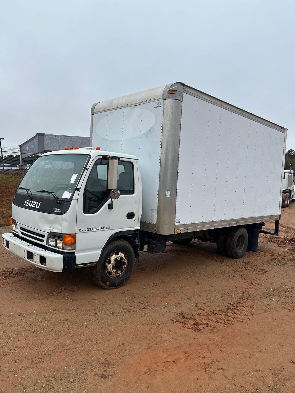 Image of Isuzu NPR Primary image