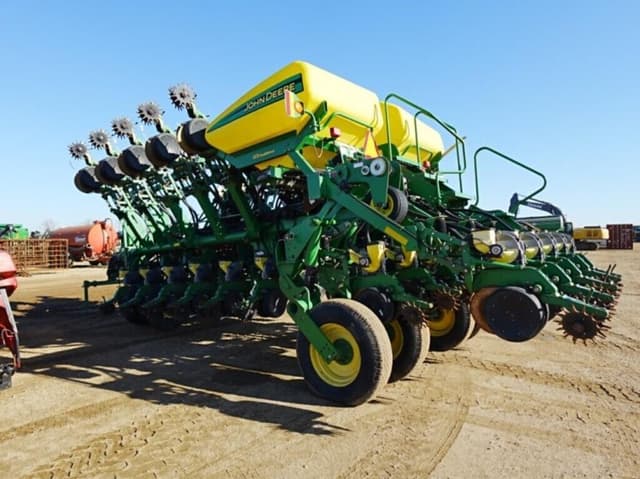 Image of John Deere 1790 equipment image 3