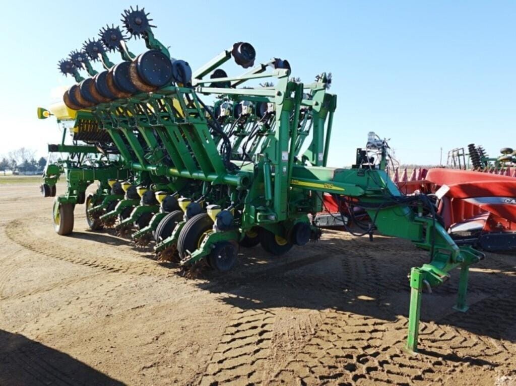 2004 John Deere 1790 Equipment Image0