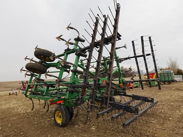 Image of John Deere 2210 equipment image 4