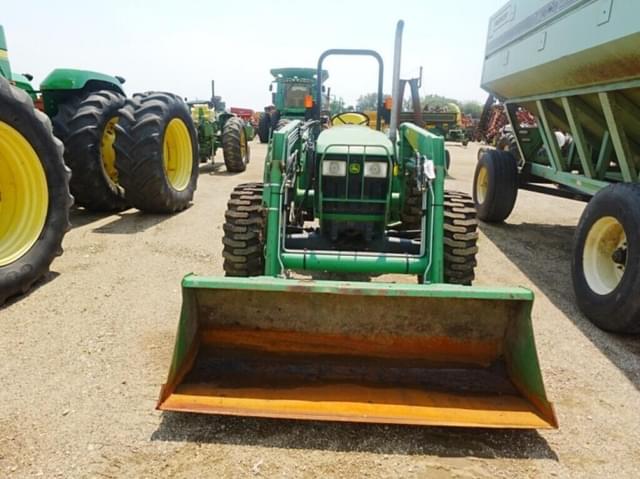 Image of John Deere 5105 equipment image 4