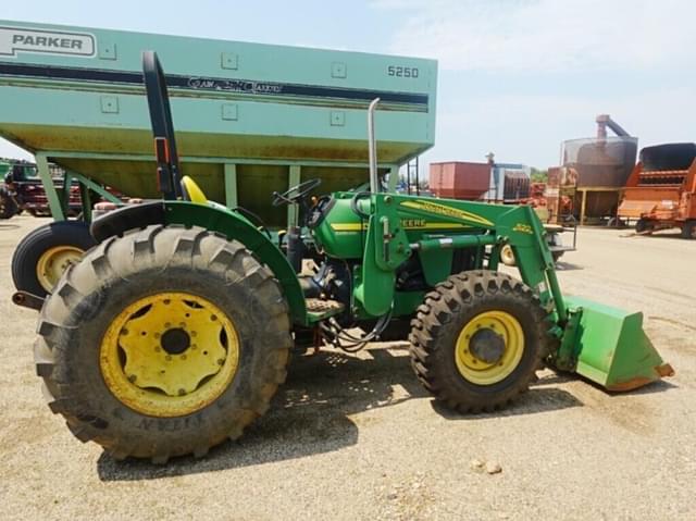 Image of John Deere 5105 equipment image 2