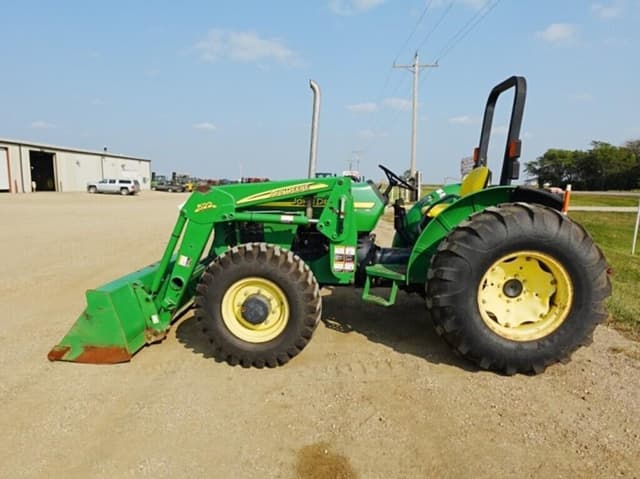 Image of John Deere 5105 equipment image 1