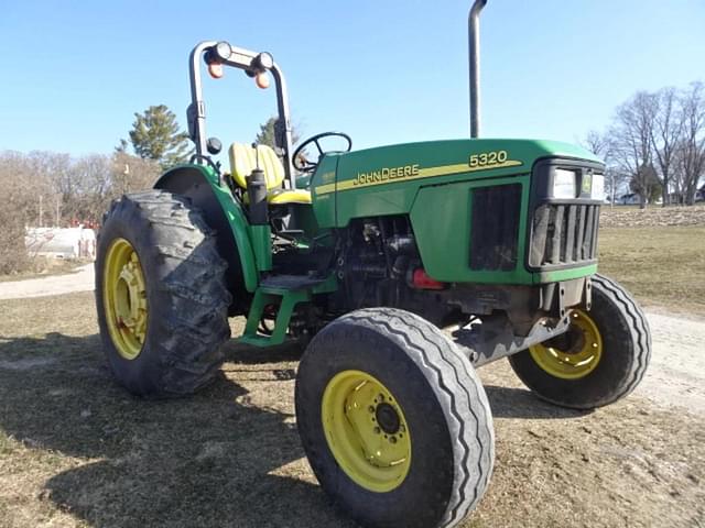 Image of John Deere 5320 equipment image 4
