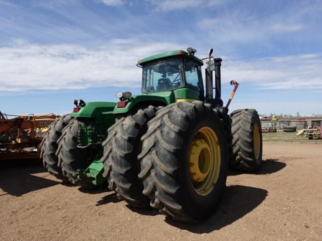 Image of John Deere 9320 equipment image 2