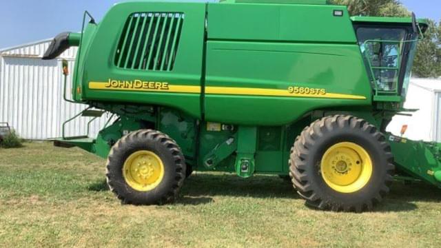Image of John Deere 9560 STS equipment image 2