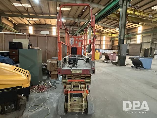 Image of JLG 2030ES equipment image 3