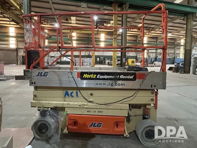 Image of JLG 2030ES equipment image 2