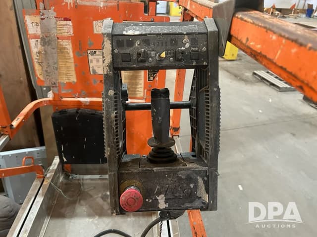 Image of JLG 2030ES equipment image 4