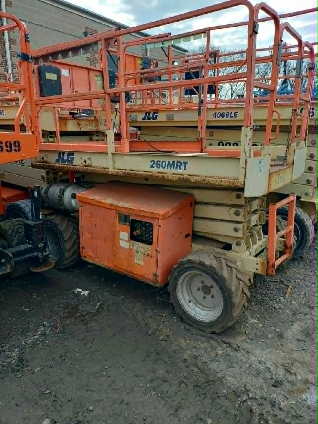 Image of JLG 260MRT Primary Image