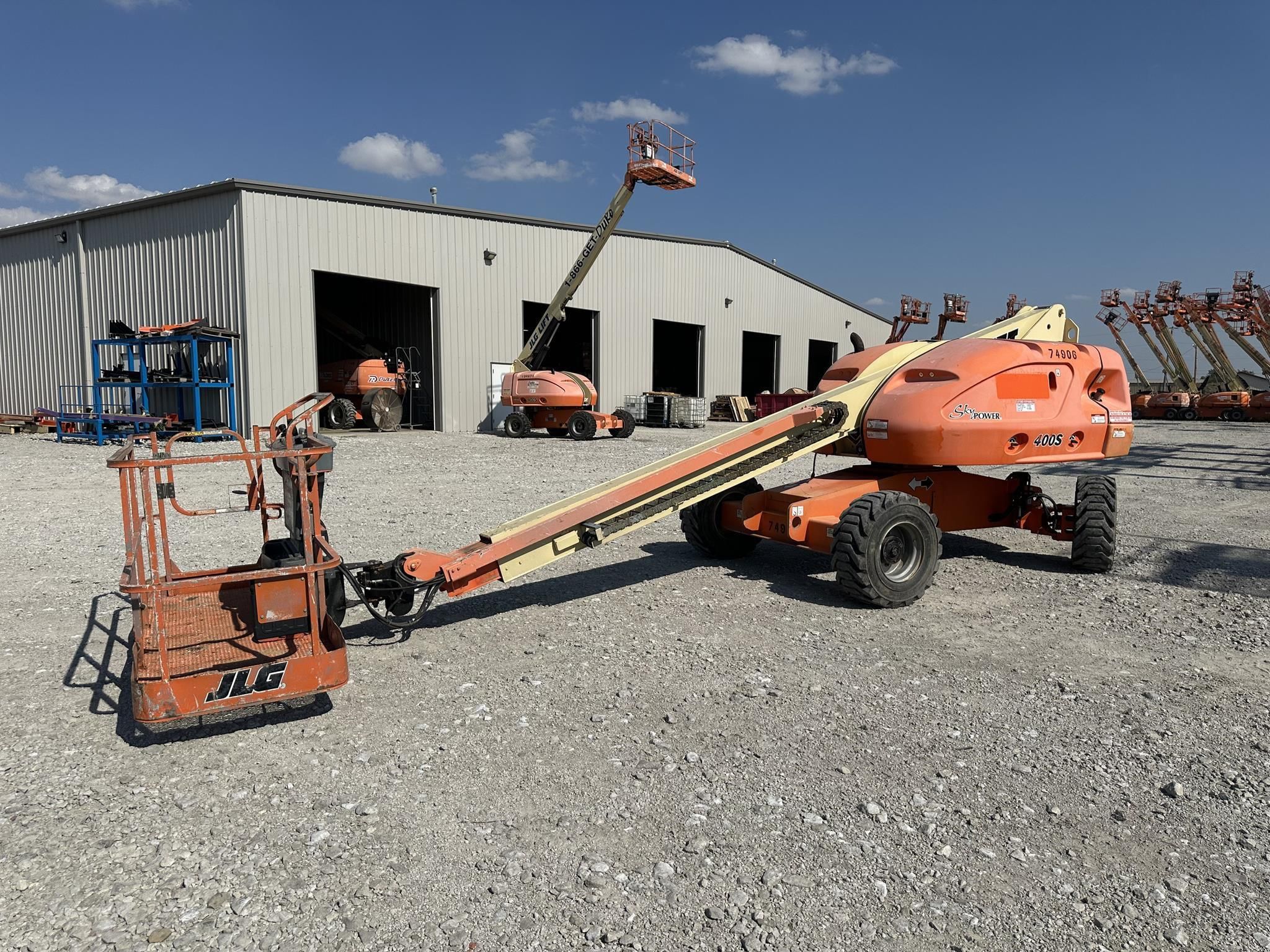 2004 JLG 400S Equipment Image0