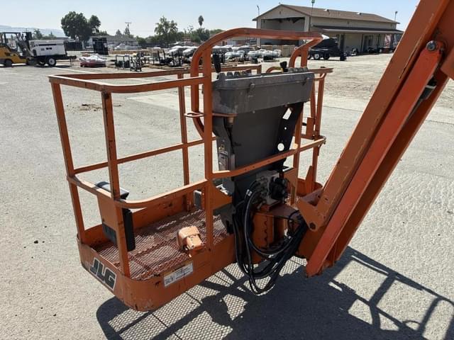 Image of JLG 450AJ equipment image 4