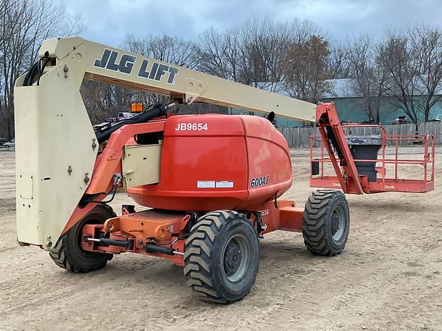 Image of JLG 600AJ equipment image 4