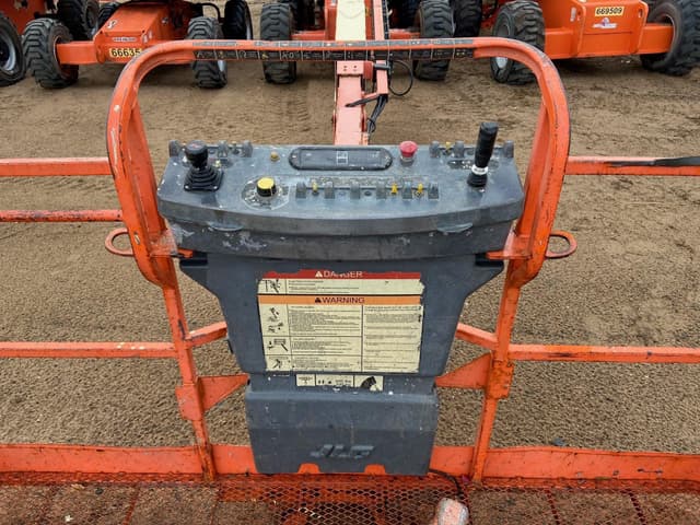 Image of JLG 660SJ equipment image 3