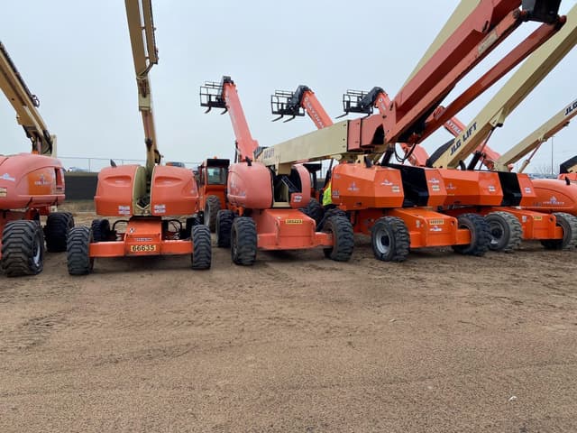 Image of JLG 660SJ equipment image 1