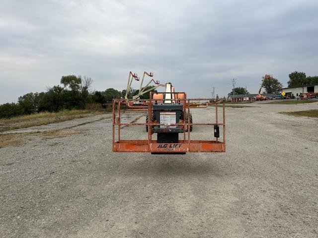 Image of JLG 800S equipment image 2