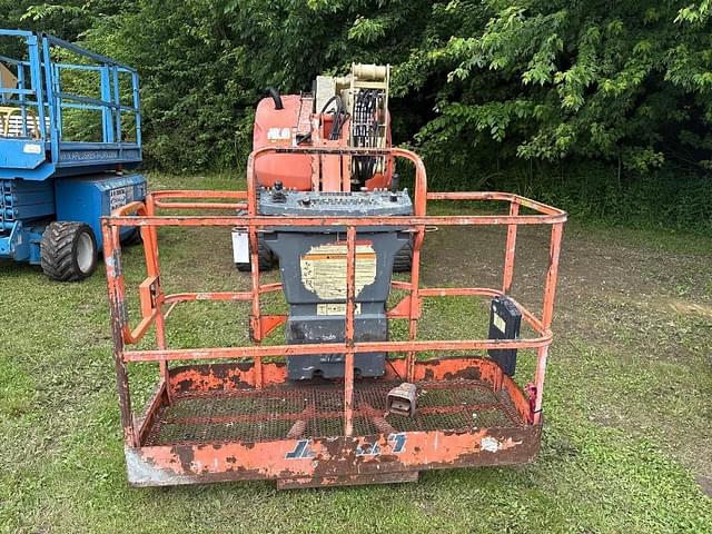 Image of JLG 450AJ equipment image 1
