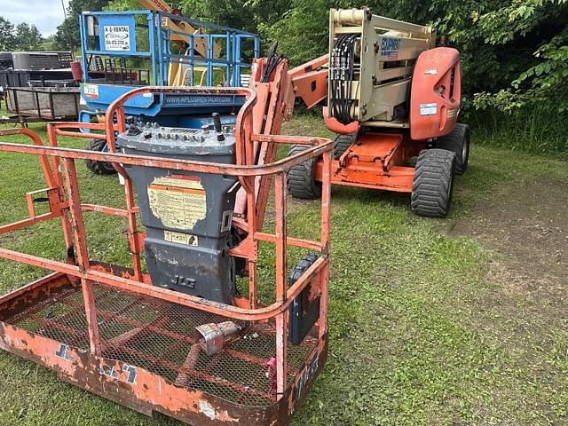 Image of JLG 450AJ equipment image 2