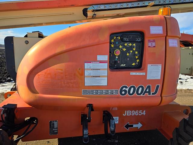 Image of JLG 600AJ equipment image 4