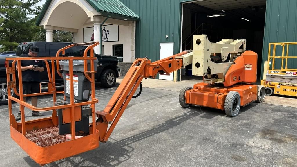 Image of JLG E400AJP Primary image