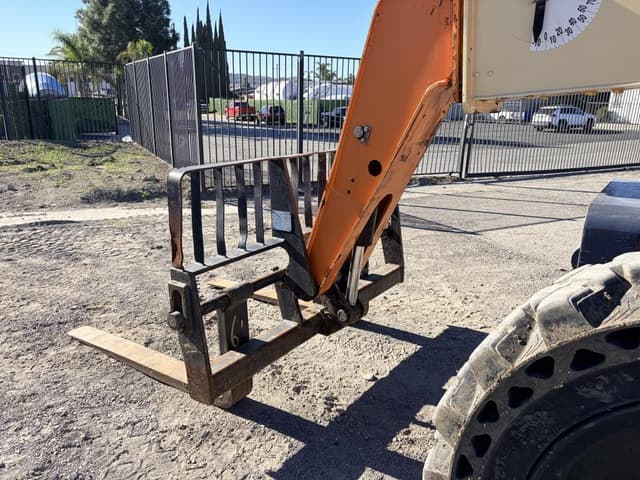 Image of JLG G9-43A equipment image 4