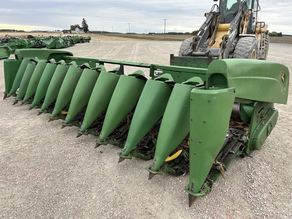 2004 John Deere 1290 Image