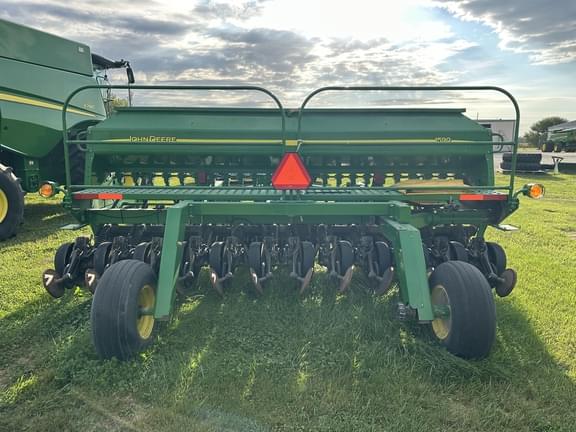 Image of John Deere 1590 equipment image 4