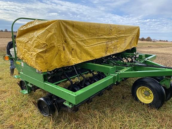 Image of John Deere 1590 equipment image 2