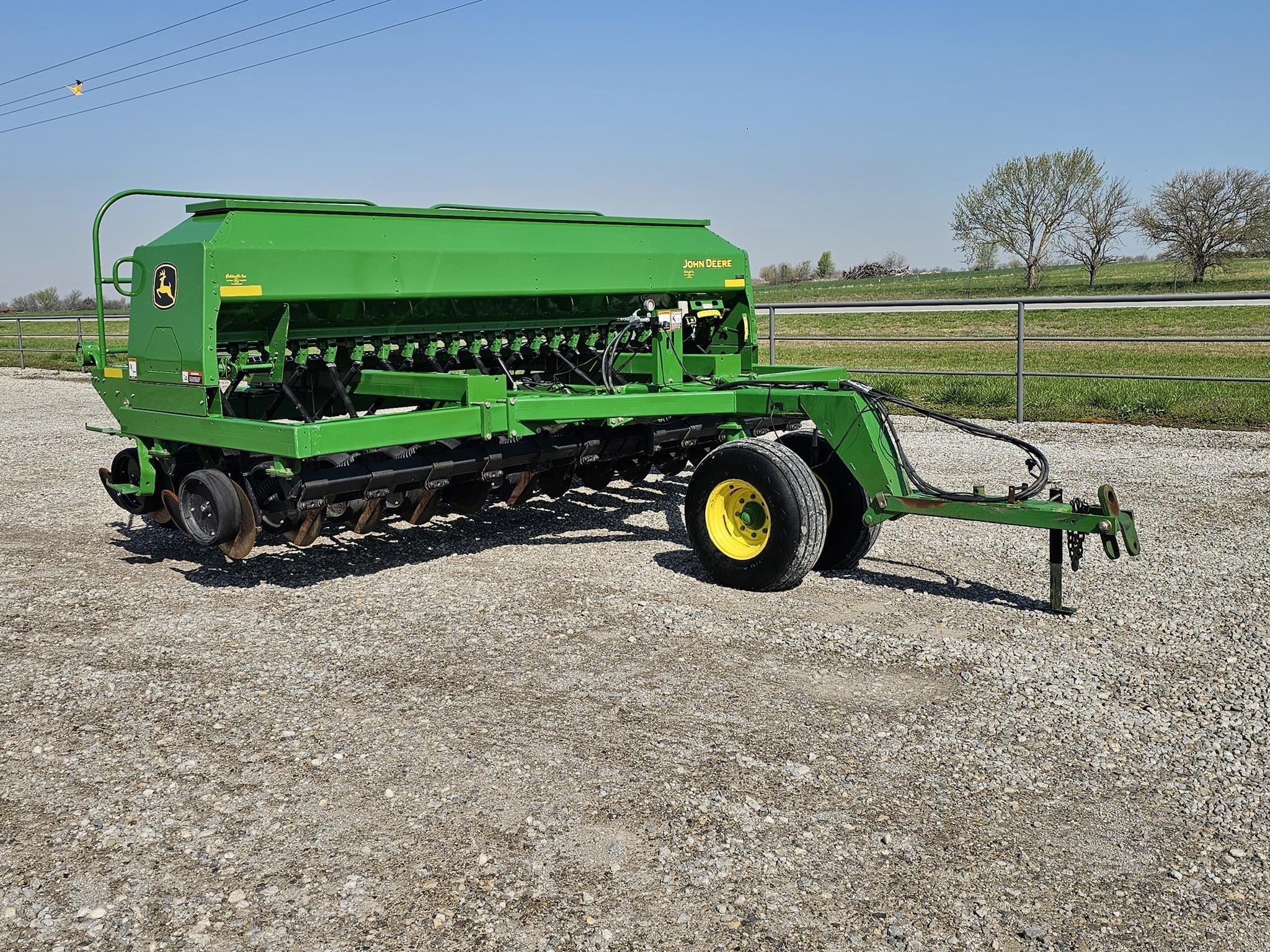 2004 John Deere 1590 Equipment Image0