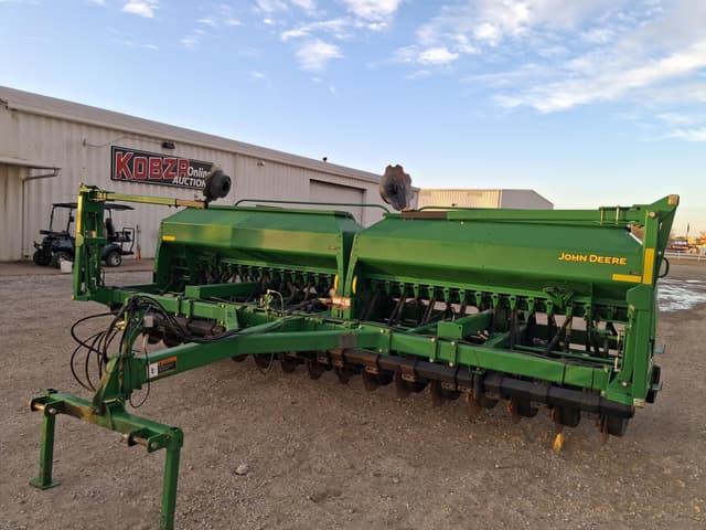 Image of John Deere 1590 equipment image 1