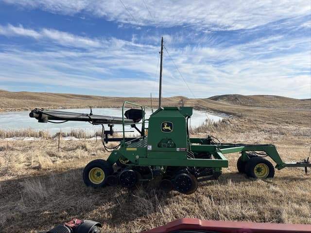 Image of John Deere 1590 equipment image 1