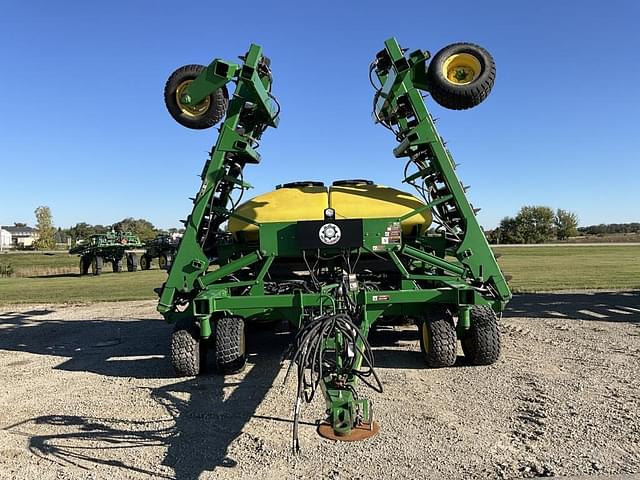 Image of John Deere 1690 equipment image 1