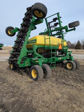 Image of John Deere 1690 equipment image 3