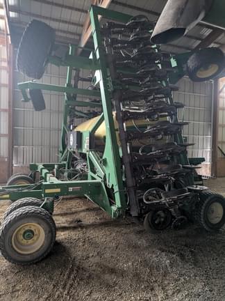 Image of John Deere 1690 equipment image 3