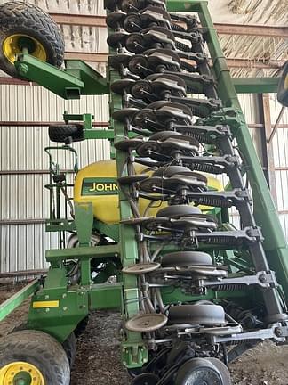 Image of John Deere 1690 equipment image 4