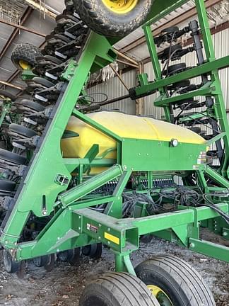 Image of John Deere 1690 equipment image 4