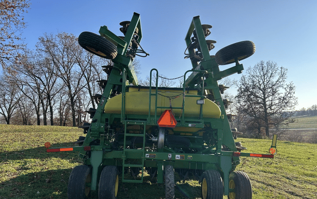 Image of John Deere 1690 equipment image 3