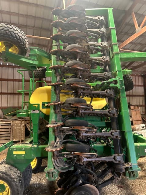 Image of John Deere 1690 equipment image 2