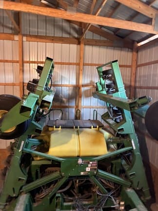 Image of John Deere 1690 equipment image 1