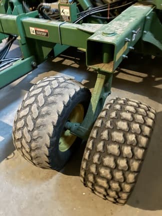 Image of John Deere 1690 equipment image 4
