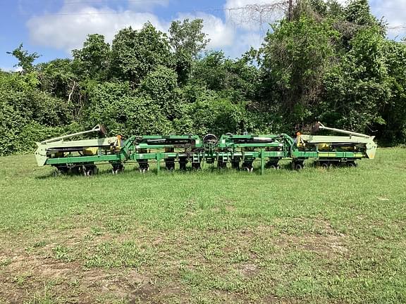 Image of John Deere 1720 equipment image 1